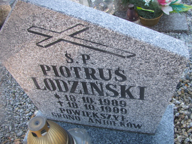 Piotr Lodziński 1989 Brożec - Grobonet - Wyszukiwarka osób pochowanych